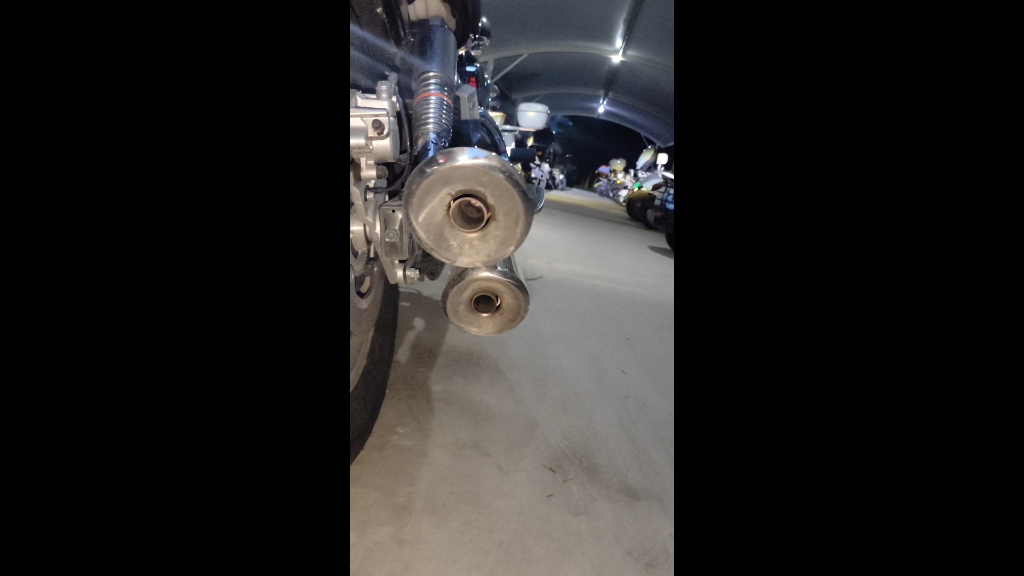 我这排气管内部是正常情况吗,里边没堵吧