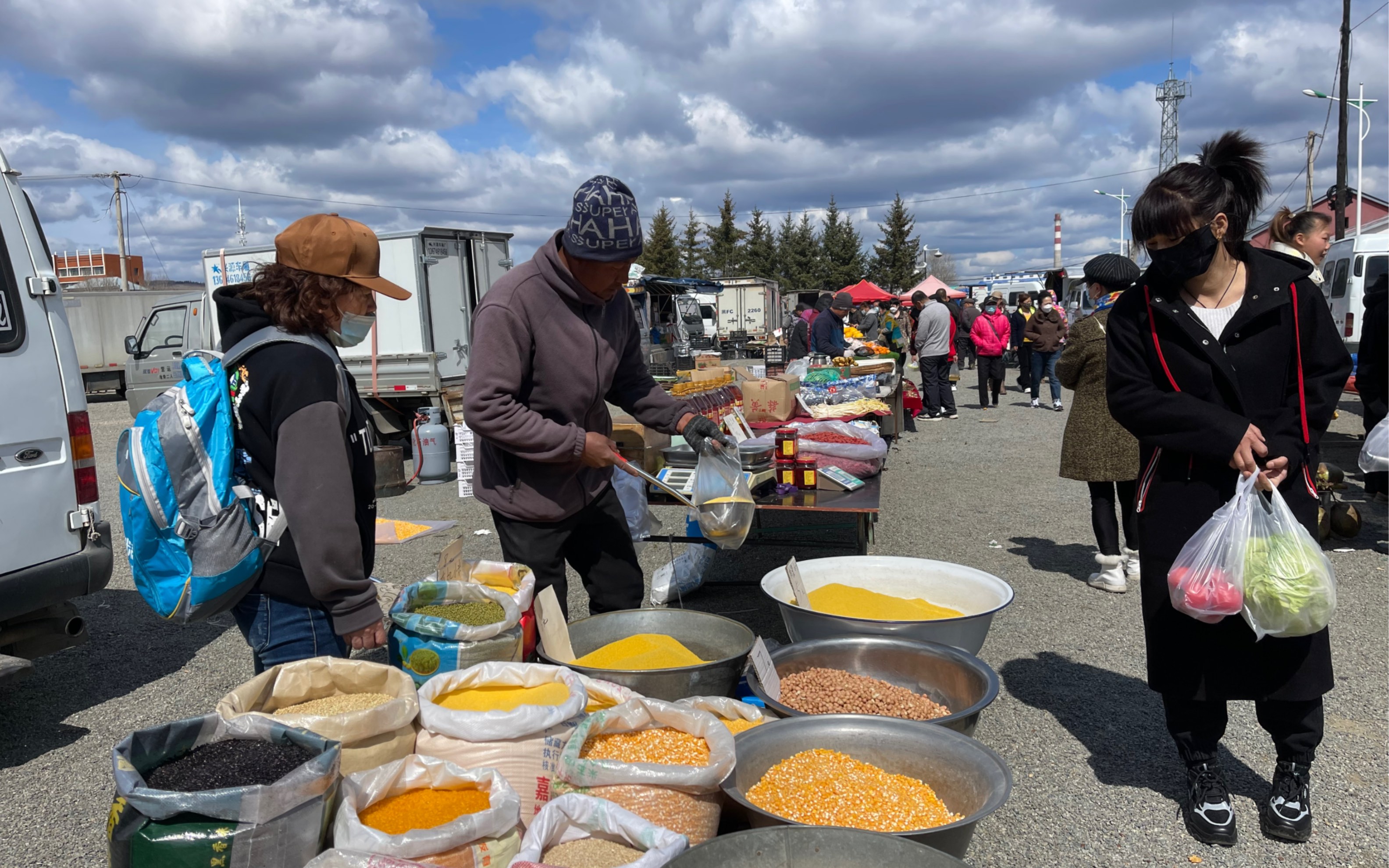 在东北赶大集,有的时候不是为了买点啥,就是想去凑凑热闹