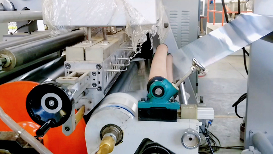 纸塑铝挤出淋膜复合机