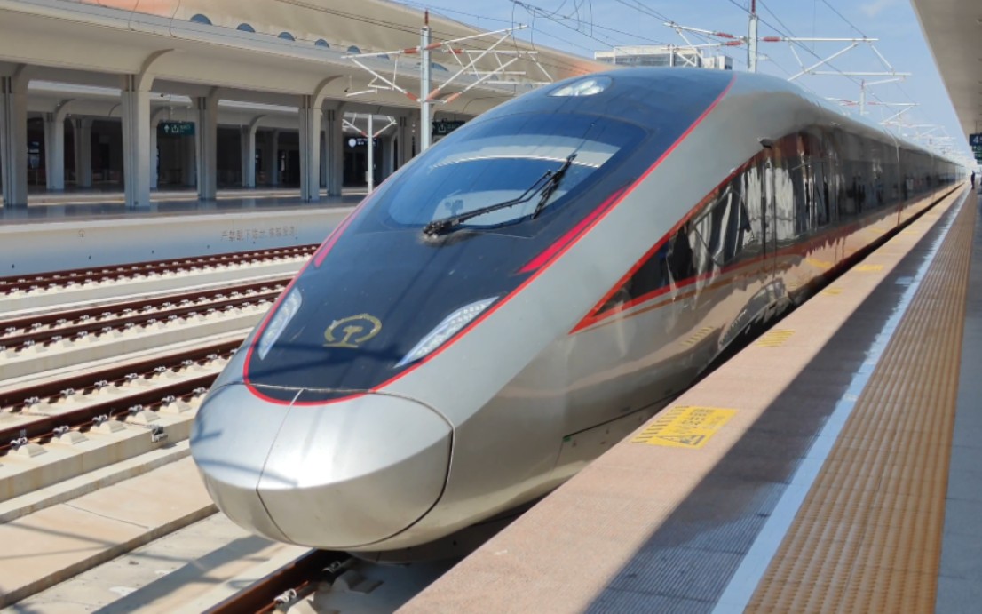 本次列车由中国铁路上海局集团有限公司杭州动车段的复兴号cr400bf