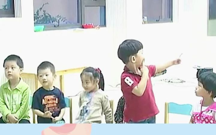 [图]幼儿园公开课｜小班数学《图形王国历险记》生动活泼的幼儿园公开课，温柔的幼师教给小朋友们生动的一课这节幼师公开课是儿童教育的好范例幼师课件，课堂视频，教学设计都是