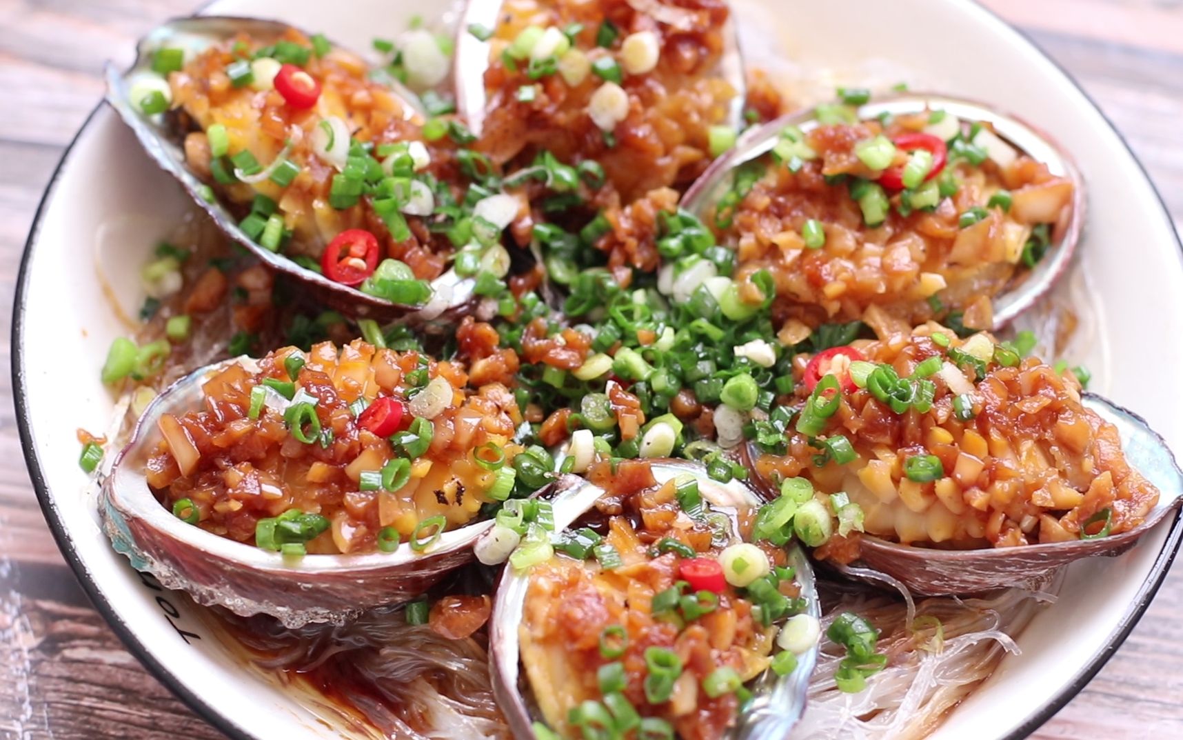 【粉丝蒸鲍鱼】在家也可以做的清蒸鲍鱼,加1把粉丝,营养又下饭,真的好