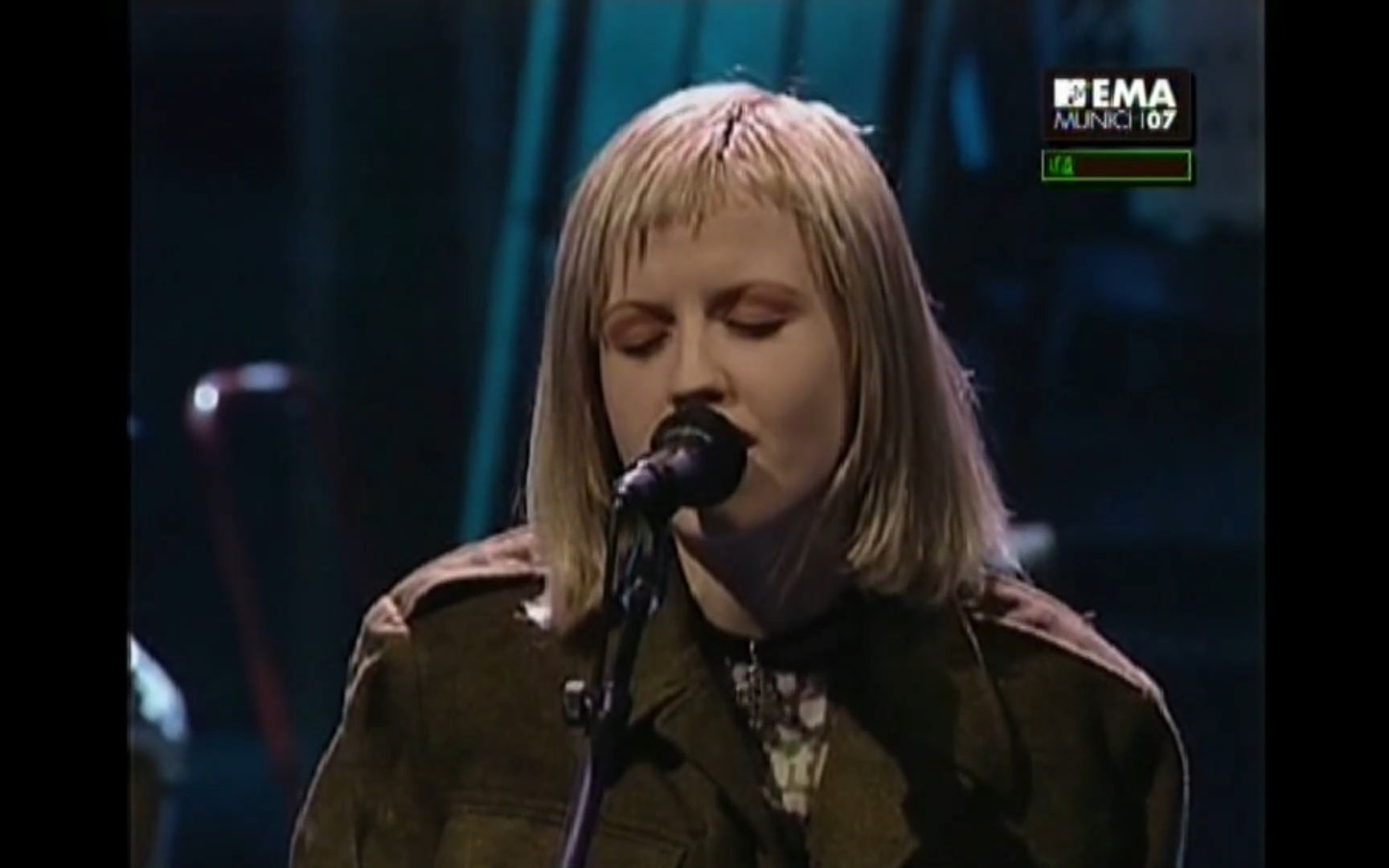 [图]The Cranberries - Ode To My Family (MTV Unplugged 1995)