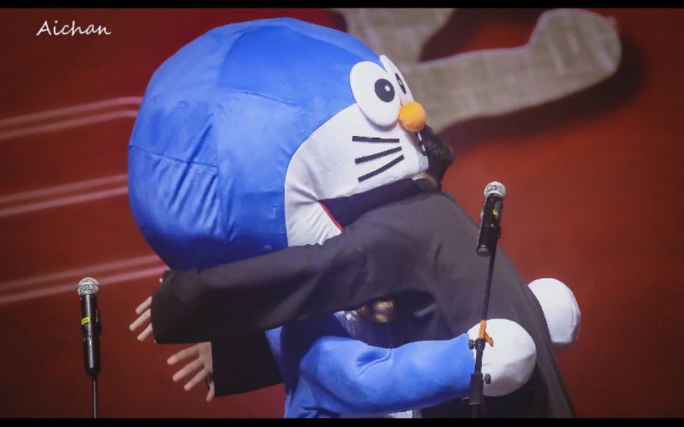 【龄龙】"我们就是你们的 哆啦a梦" 字幕版