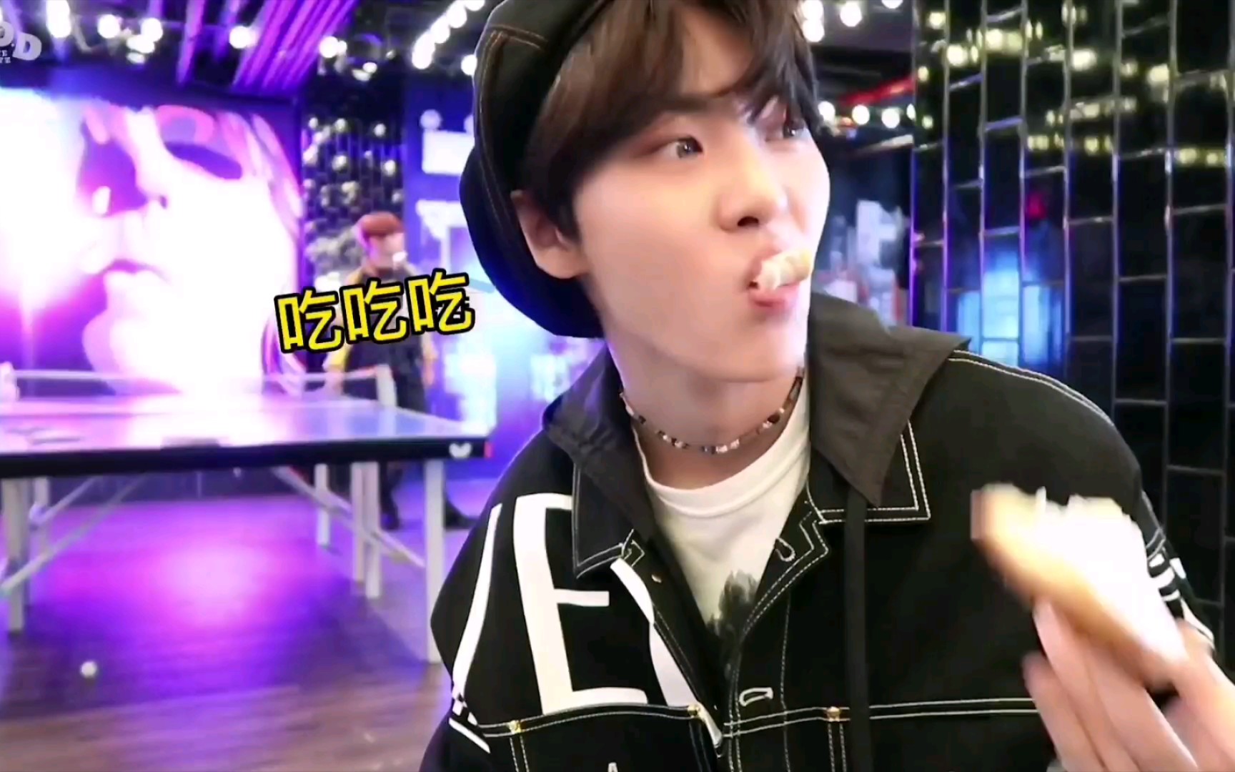 许玹准108019年纽约拍摄打保龄球投篮吃吃吃hwall怎么吃都不胖羡慕