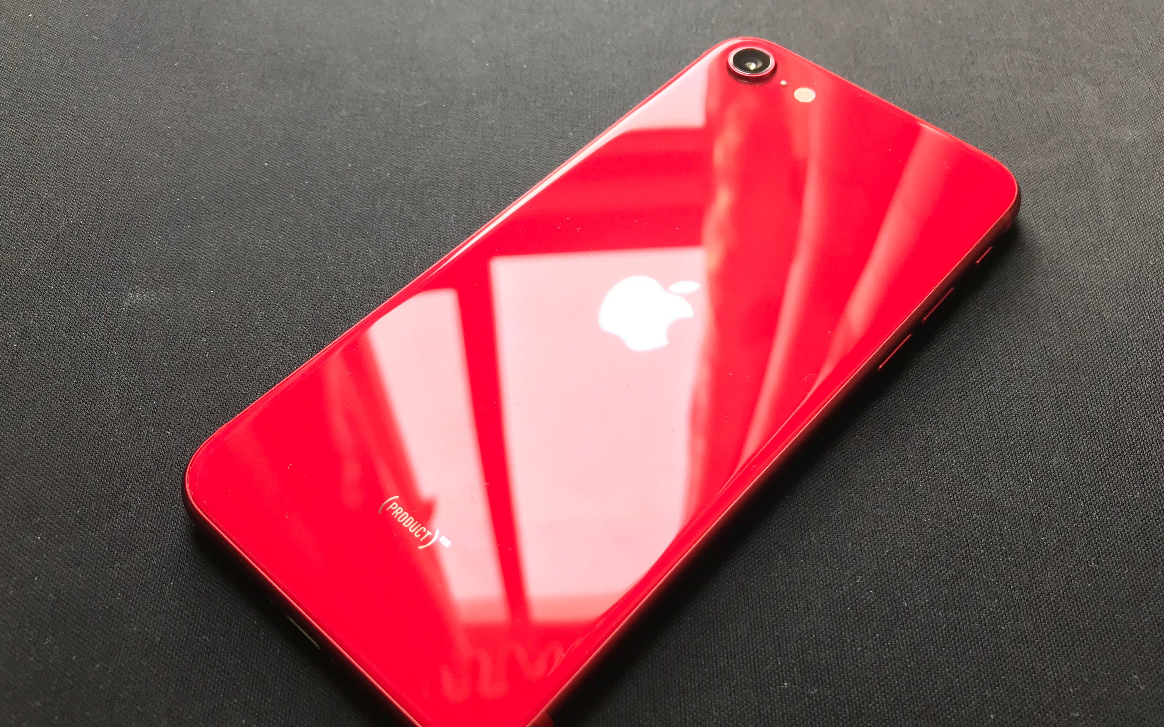 [iphone se] 红色版本,简单开个箱