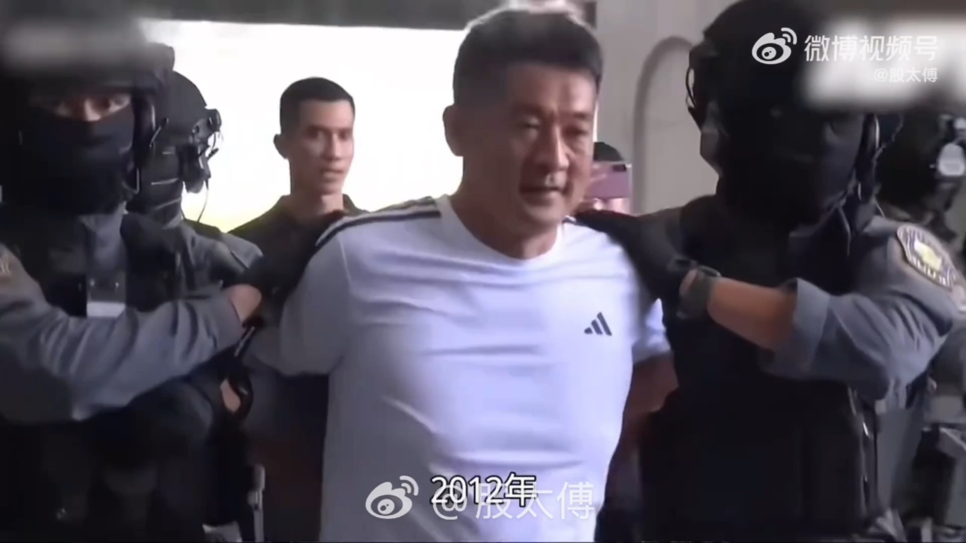 涉案2.7万亿的缅北电诈头目佘智江，终于被引渡回国了。他一手操控KK园区，运营200多个赌博平台，坑害33万国人。法网恢恢，疏而不漏，境外绝不是法