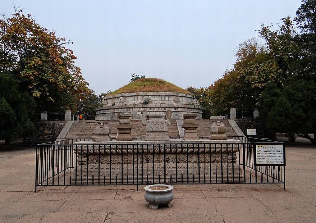 古代皇帝很早就开始建造自己的陵墓,建好了会自己去参观验收吗?