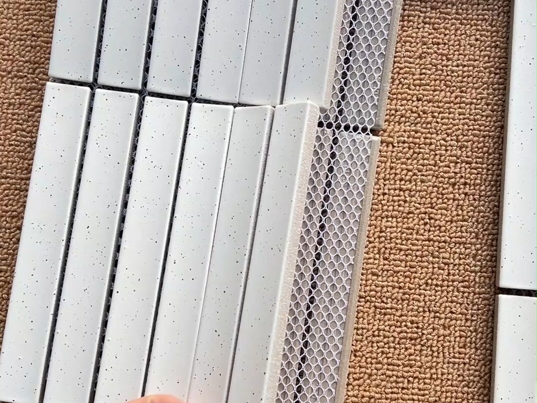 椰奶白长条陶瓷马赛克,让家更具品味