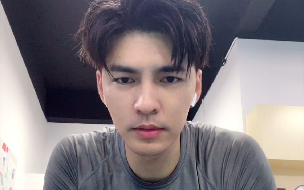 20210425 13:30 上海 徐峰直播录屏 跟朋友打羽毛球 前半小时 有弹幕