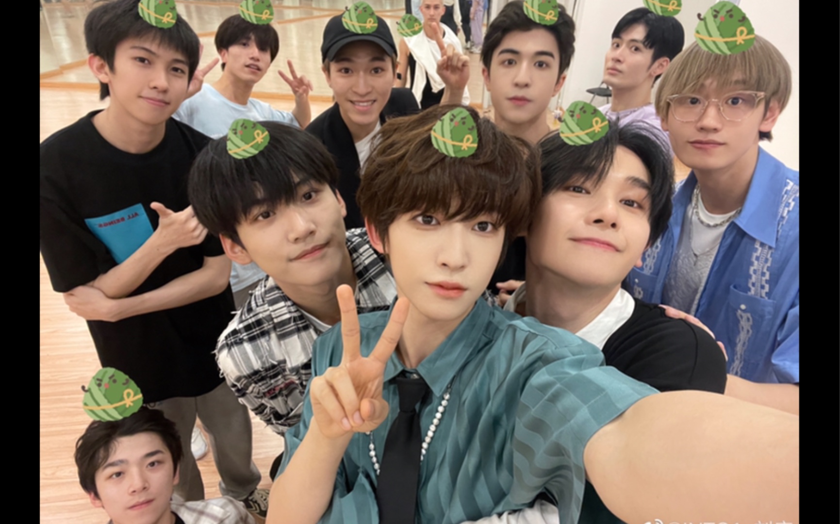 into1 /团粉  放大理解图片意思