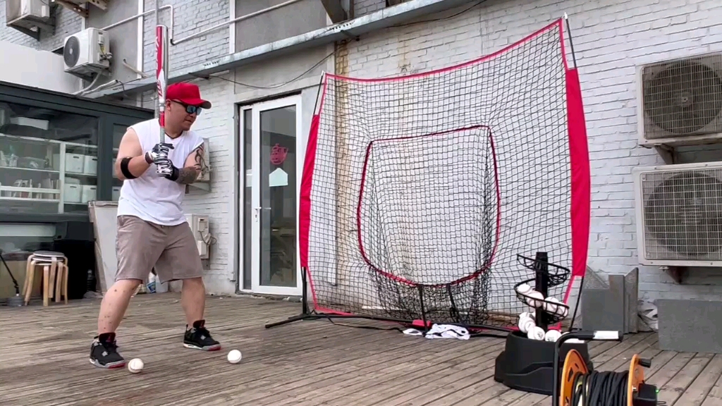 ftm-240t软硬式棒球发球机,来自客户的自拍视频!