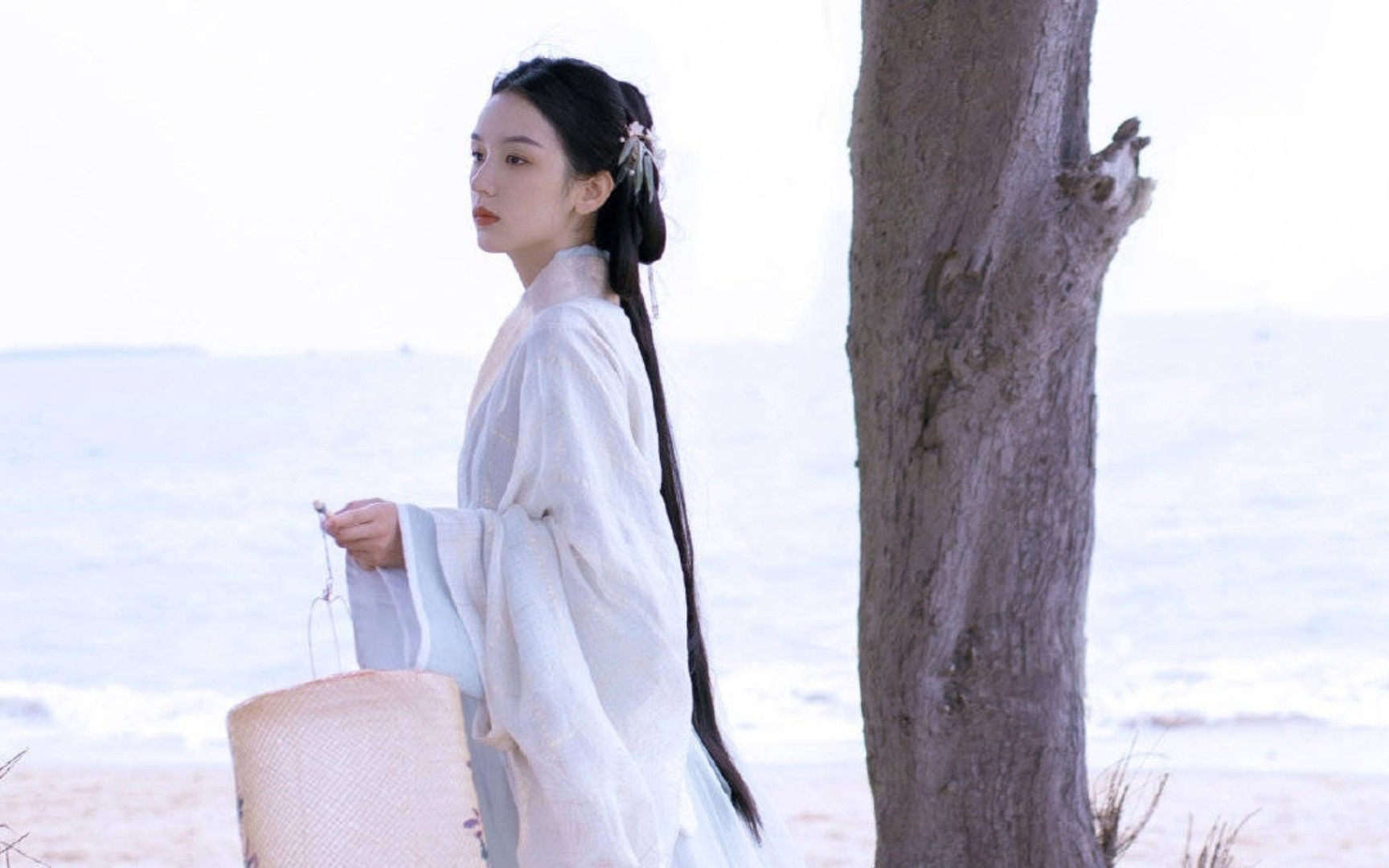 【周也】遗世而独立|从画里走出来的清冷古装美女_哔哩哔哩_bilibili