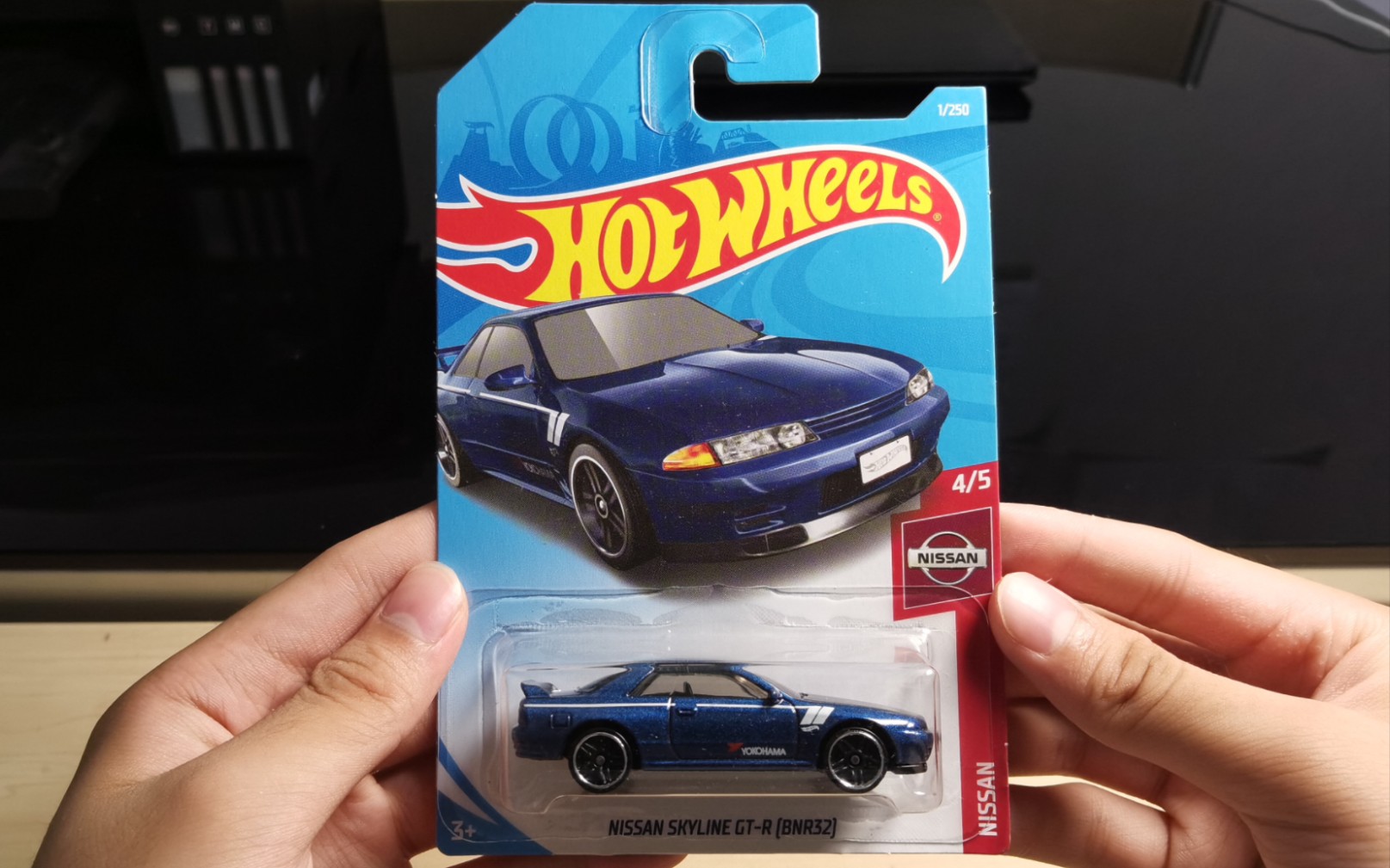 开箱风火轮老卡尼桑gtr天际线r32珠光蓝