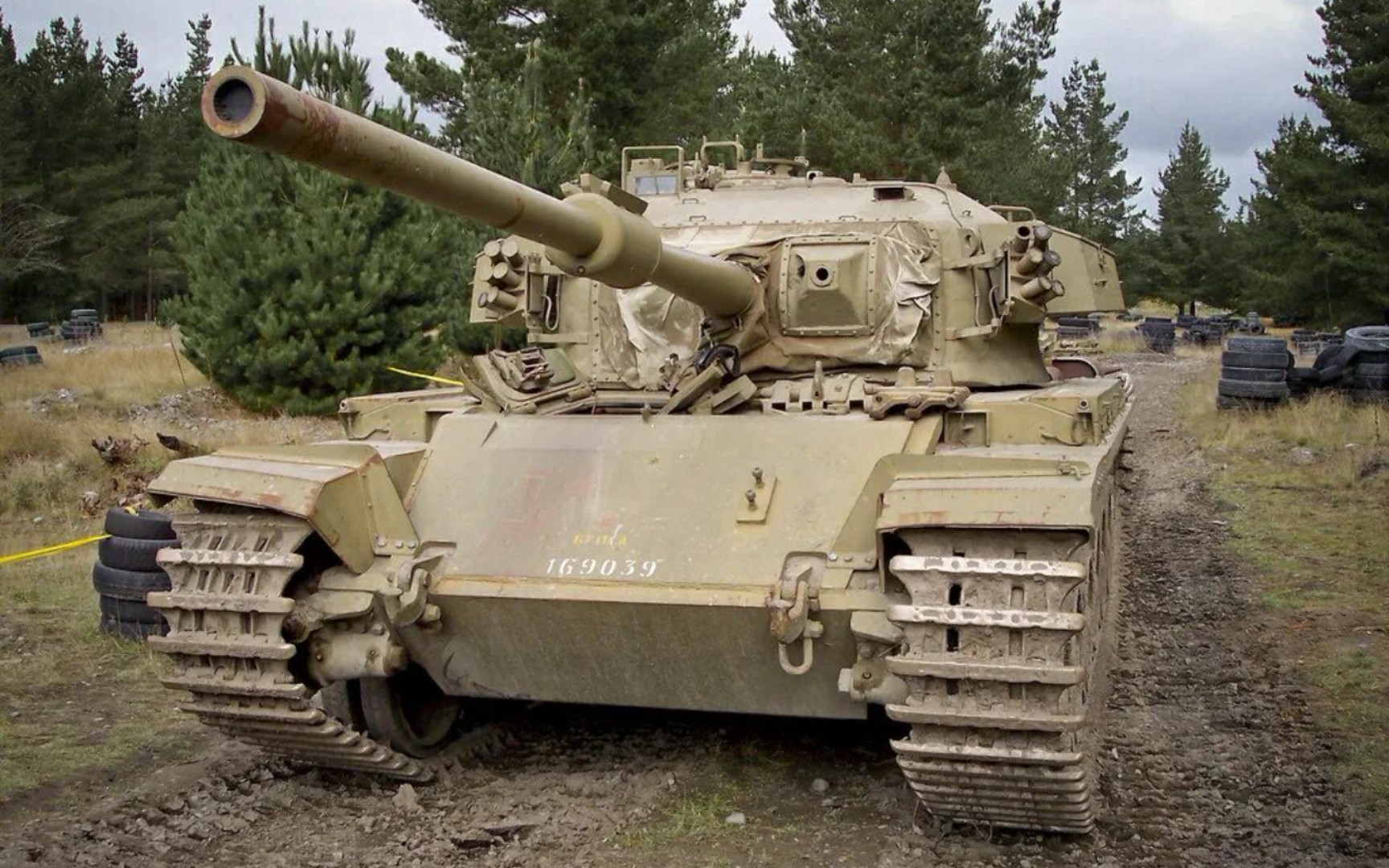 活动  装备20磅炮的百夫长坦克,与虎王谁更厉害?