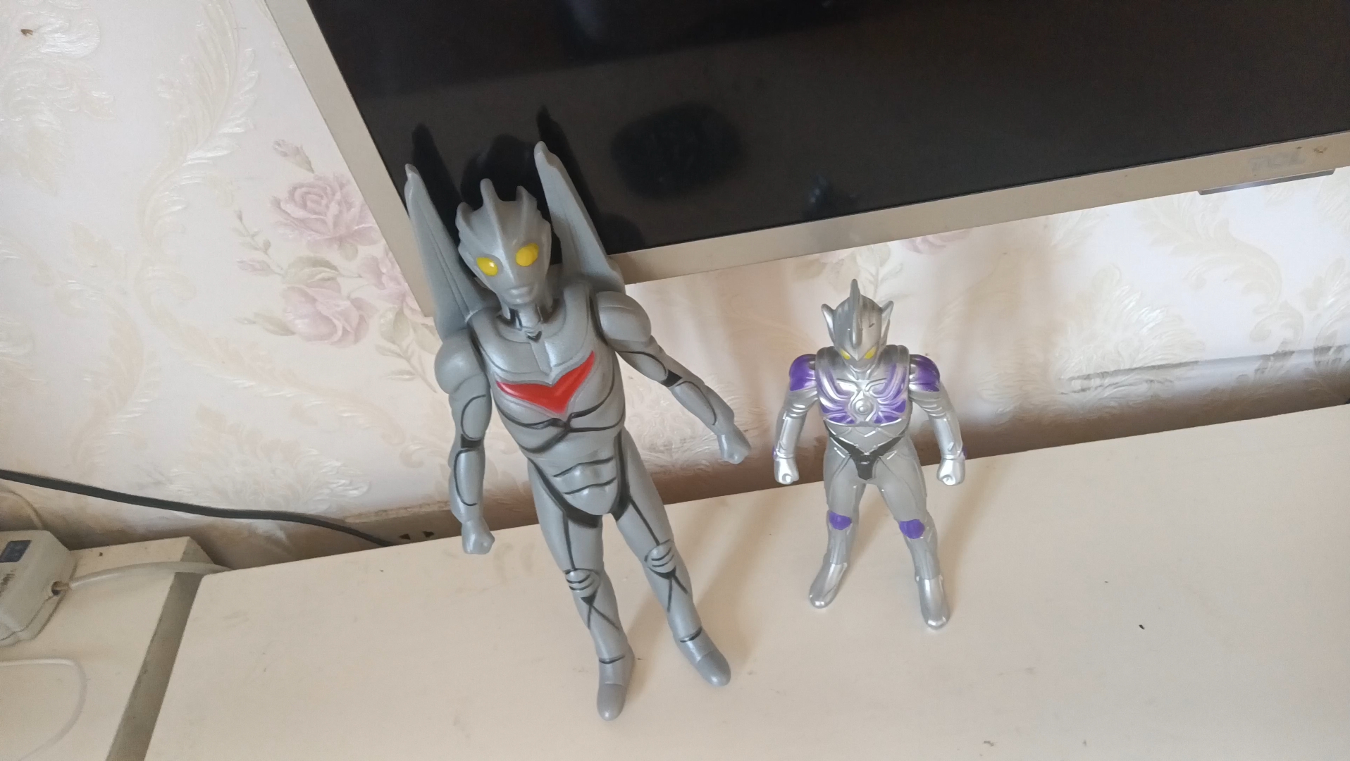 [图]伝説の超人ノア，伝説の戦士ウルトラマンレジェンド