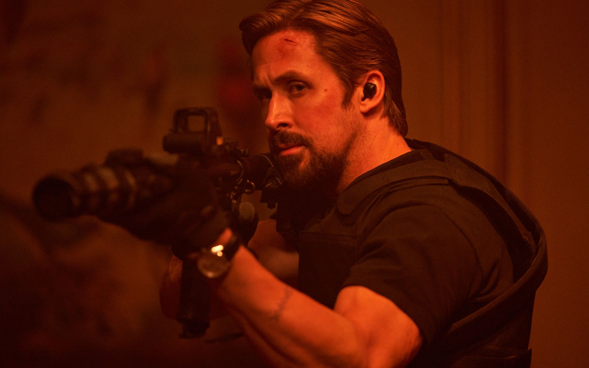 去ken化成功!瑞恩·高斯林在《灰影人》中大秀肌肉好身材!