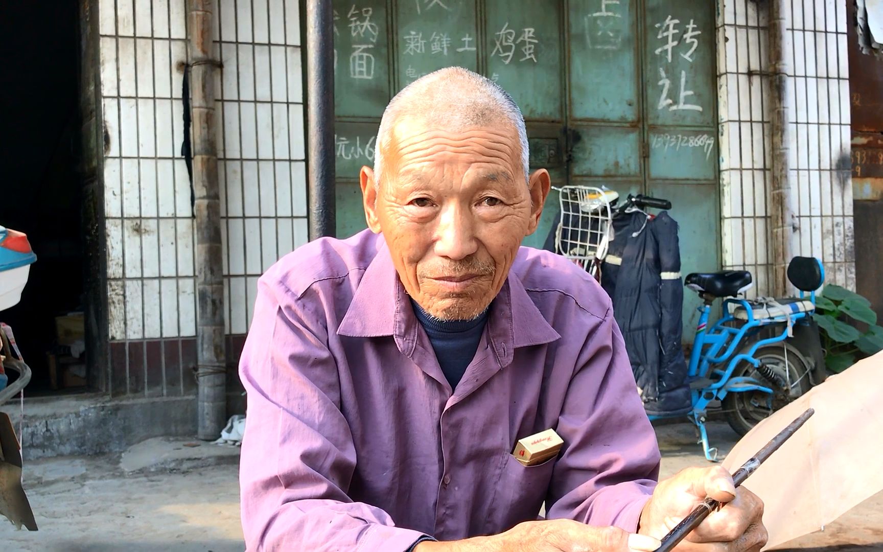 农村71岁老人住院花了10几万,3个儿女对他咋样?看完啥都懂了