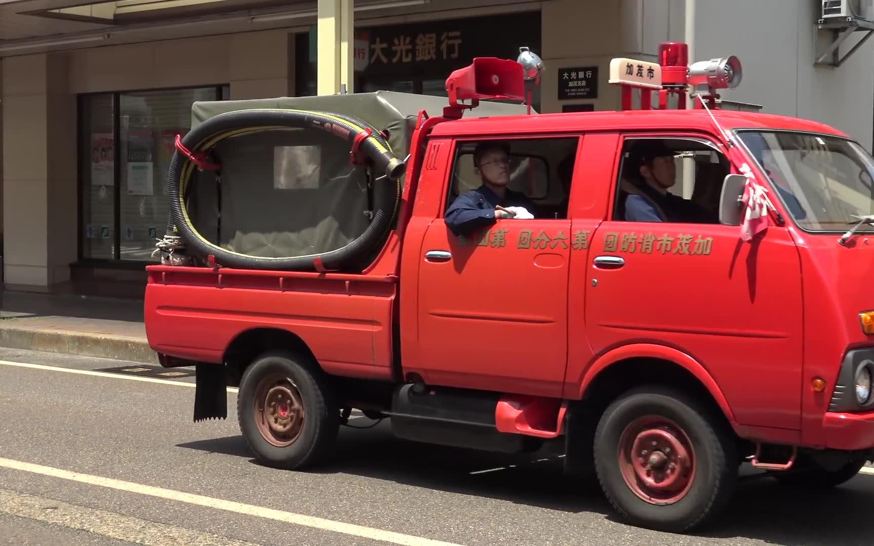 日本老式消防车图片