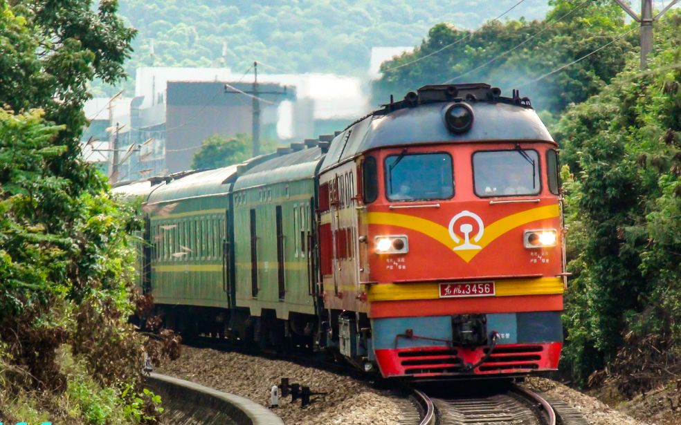 平南铁路 广铁广段 东风4-3456 牵引k238次旅客列车北上