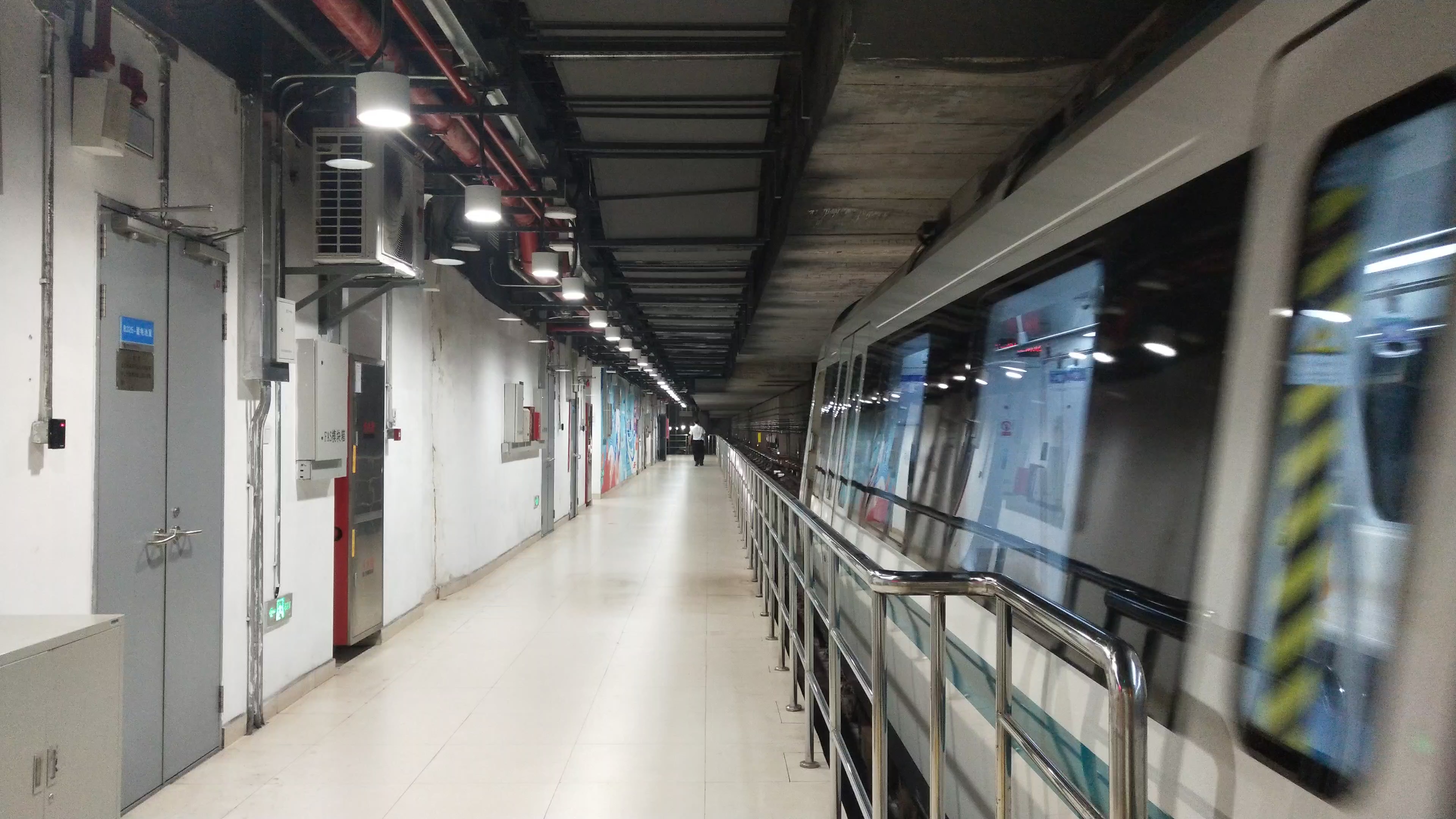 昆明地铁6号线出站视频,塘子巷站62机场中心站_哔哩哔哩_bilibili