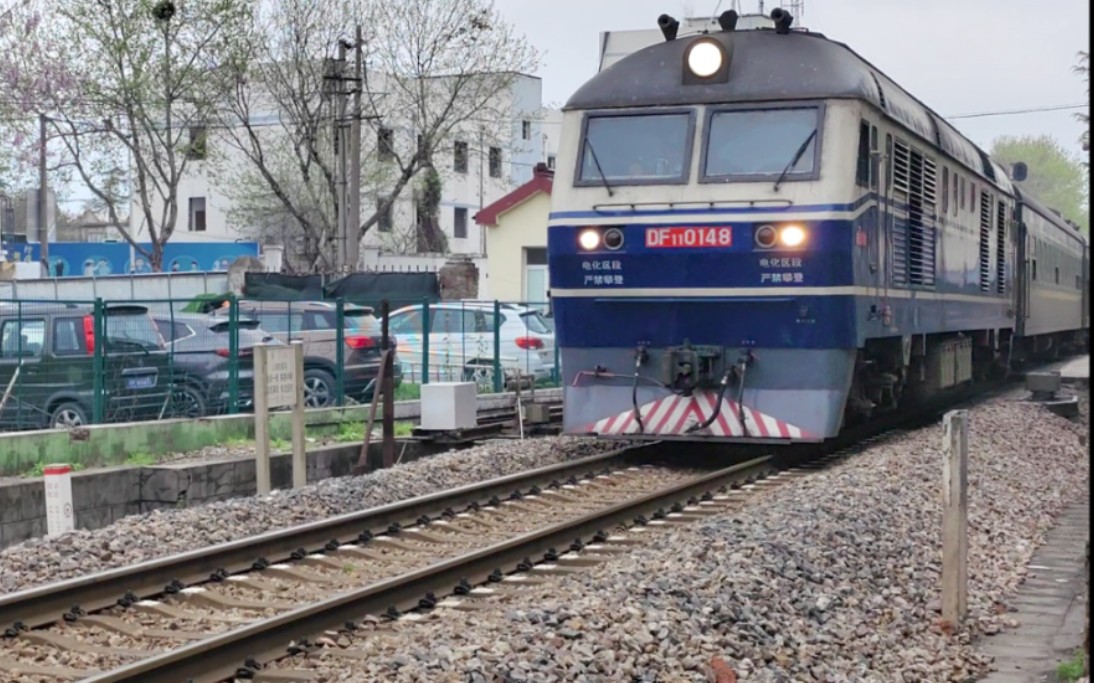 寧蕪鐵路,上局寧東段df11 0148牽引k162次列車通過土城頭道口