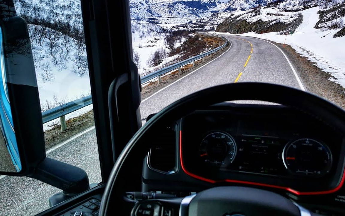 [图]【云驾驶】第一人称视角 积雪还在！斯堪尼亚Scania S520 V8 挪威北部山区和沿海道路 JUV_POV Driving20 #111