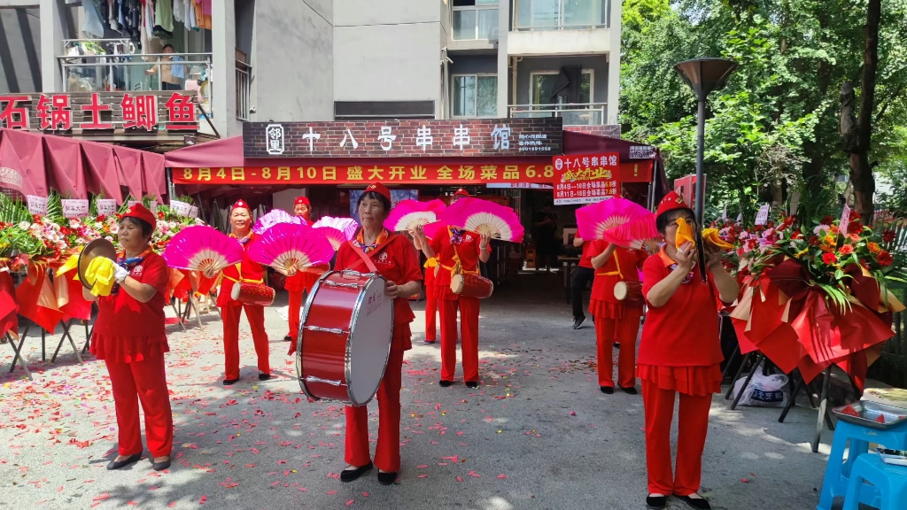 长沙腰鼓队军锣鼓队打鼓敲鼓发传单游街举牌节目表演