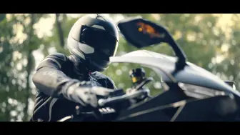 Video herunterladen: Yamaha雅马哈2025款全新R9官方亮相