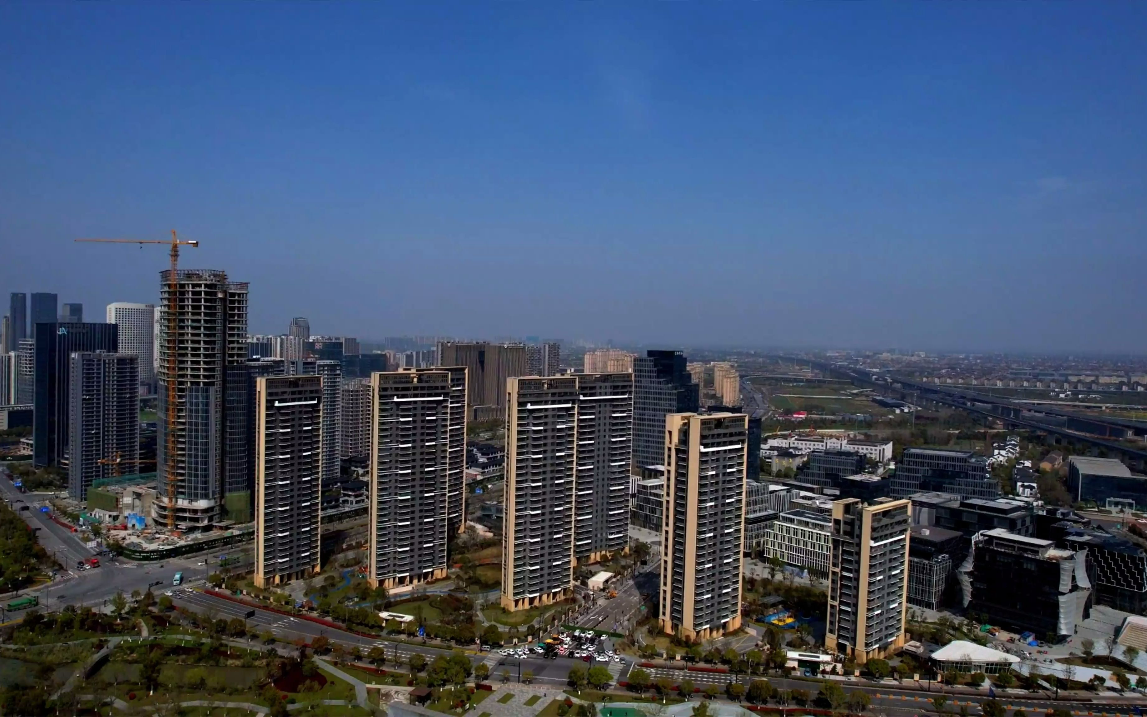 航拍杭州air2s大师镜头下的临平大剧院