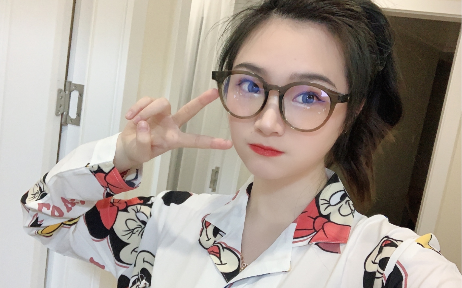 悦悦酱的敲击音/抓挠/颅内高潮/助眠/抓挠手机摄像头/新手助眠_哔哩