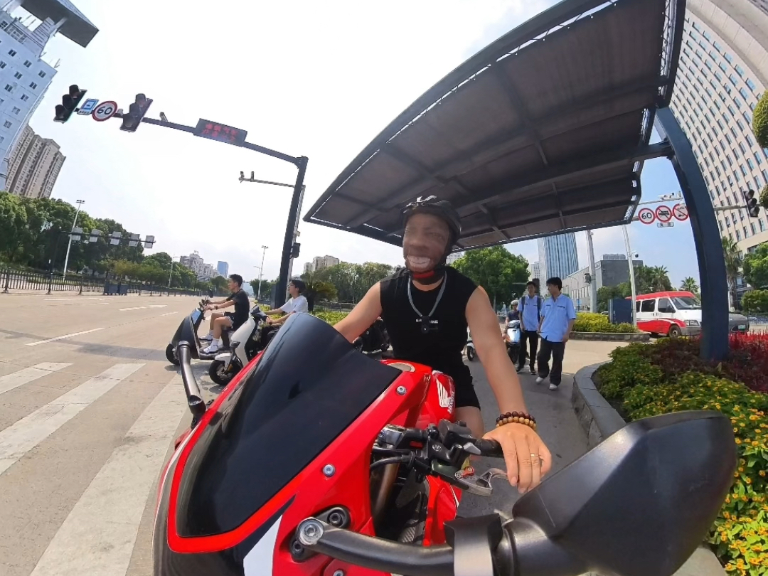 这天气骑机车一定要做好防晒措施#cbr650r #机车 #第一视角 #日常溜车