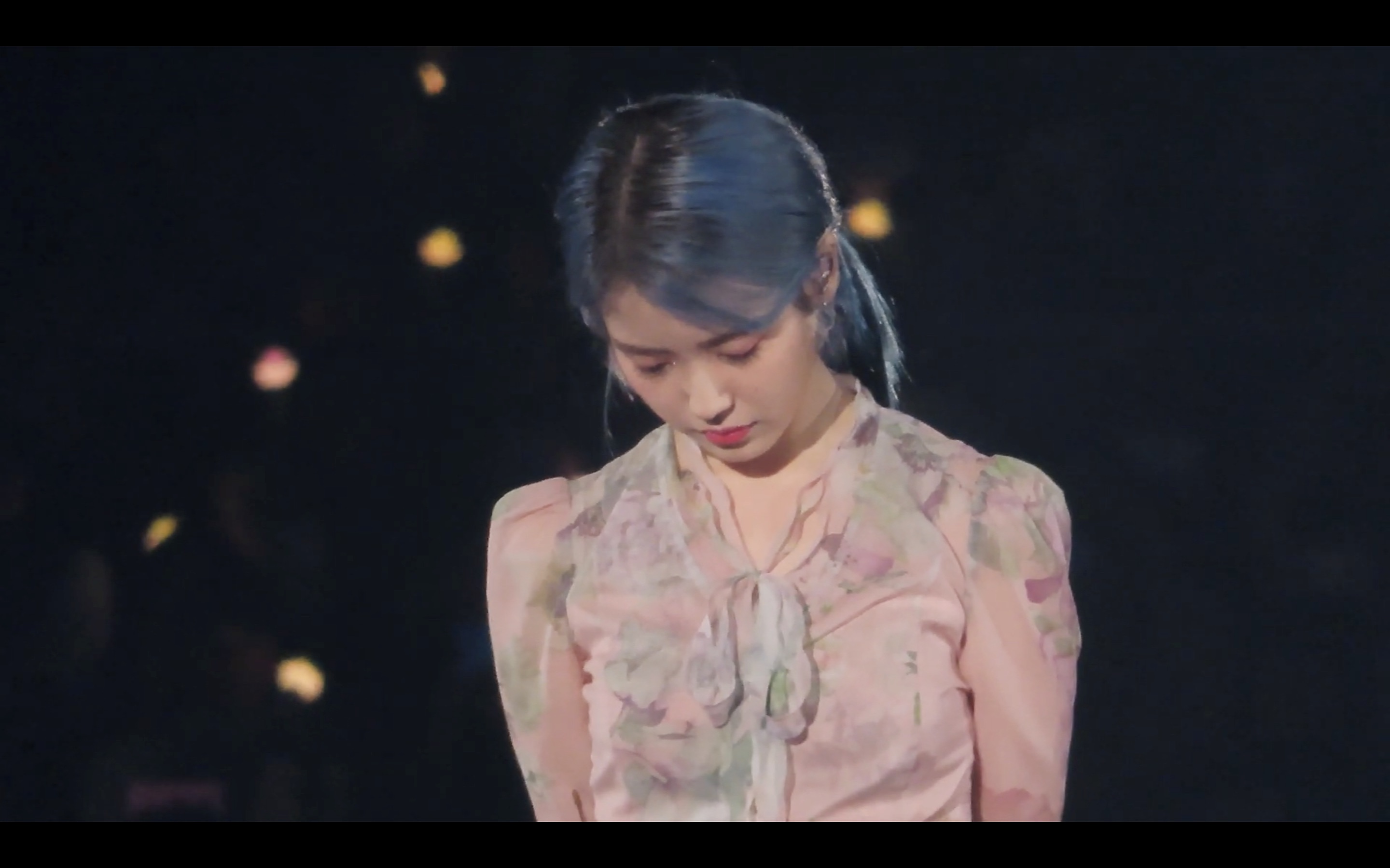 【iu】终场 - 《致姓名》1人2天9个小时演唱会,超人iu,我们永远的的