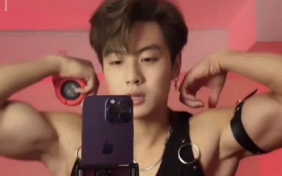 骚骚的肌肉擦边男