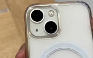 Скачать видео: iPhone 13 mini我目前的主力机，未来的备用机优点：精致小巧、手感无敌、便携缺点：续航短、发热严重、屏小、拍照太近无法对焦