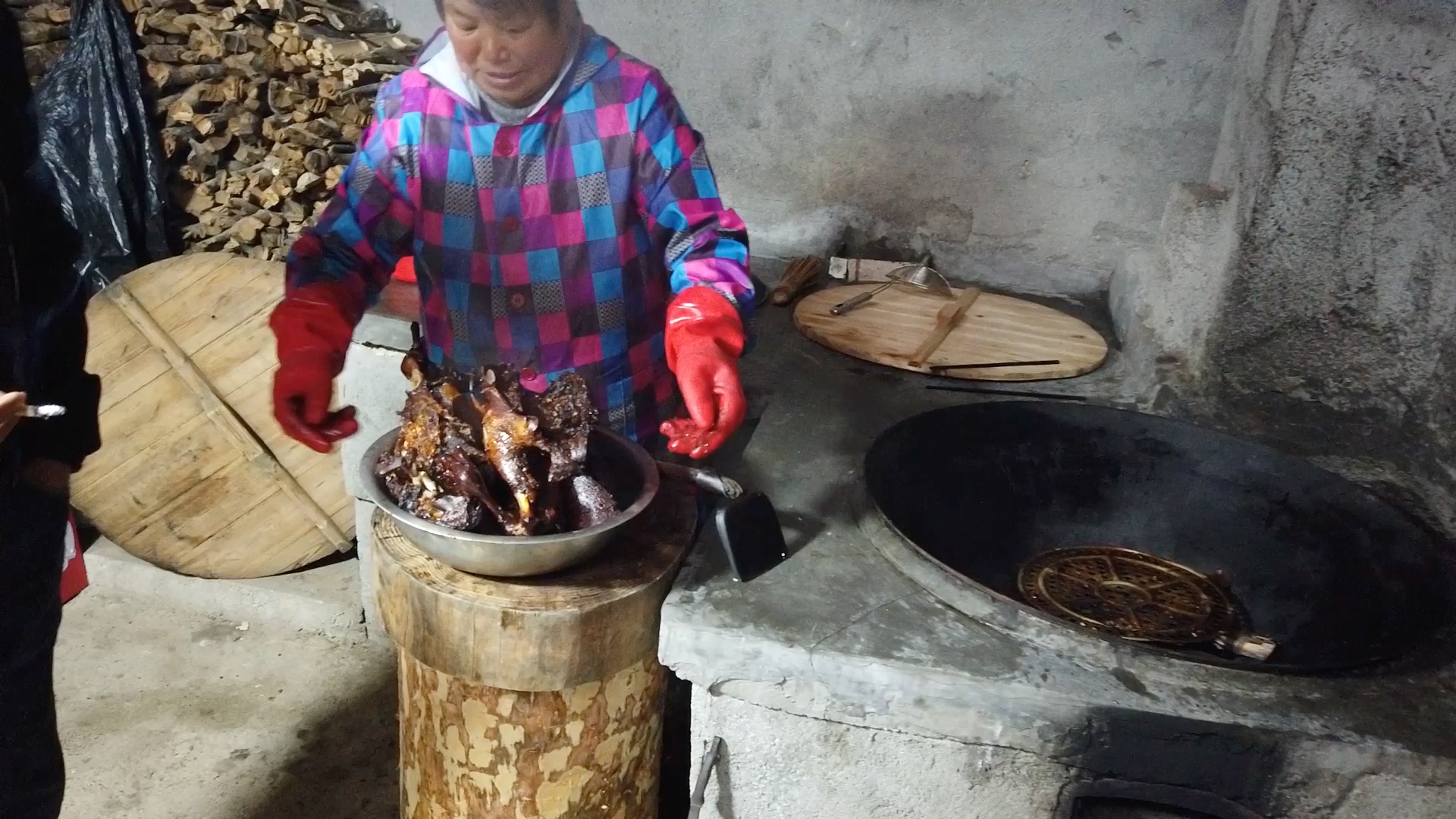 武夷山特色传统美食熏鹅!哔哩哔哩bilibili