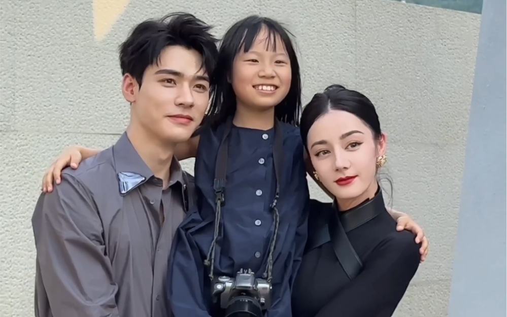 【龚俊】和8岁摄影师笙笙的拍摄现场