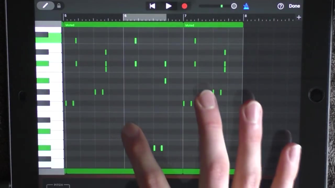 [图]Alan Walker - All Falls Down ft. Noah Cyrus (GARAGEBAND TUTORIAL)