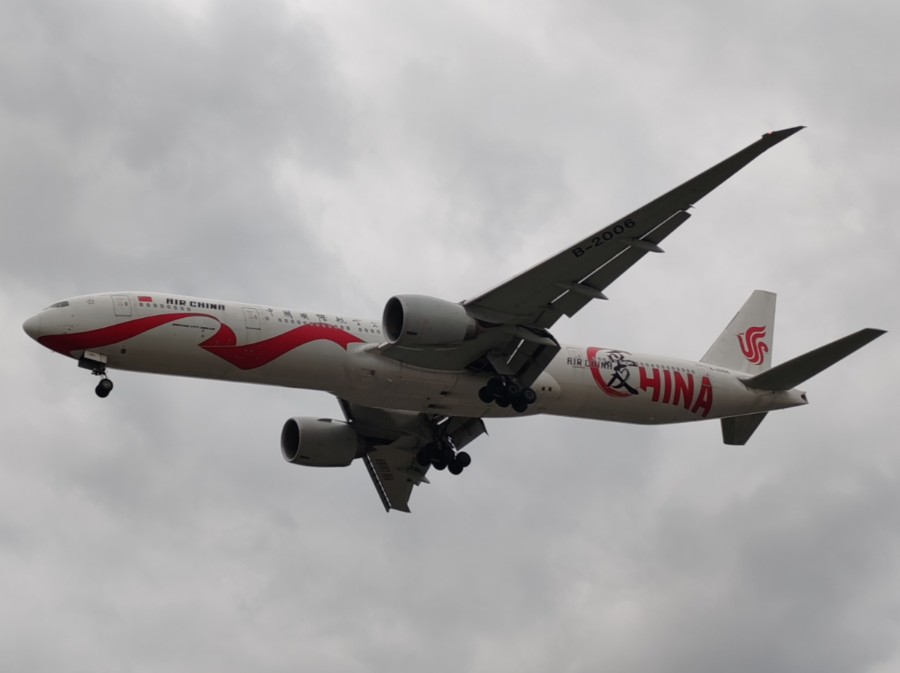 一去不复返的画面 国航三架b777彩绘齐聚虹桥