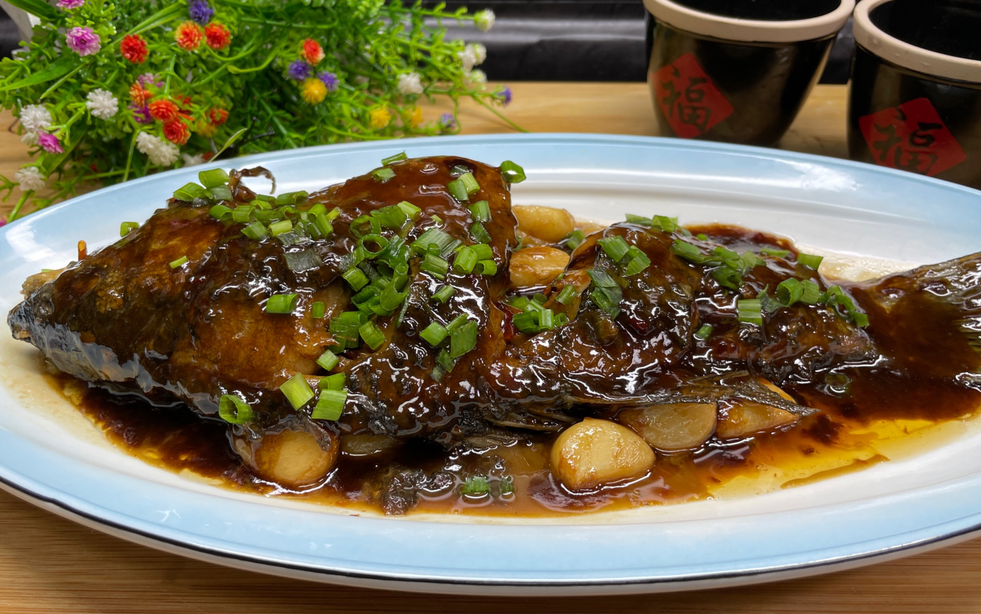 红烧鲫鱼绝招,大厨教你饭店的做法,鲜嫩不腥又入味,太香啦