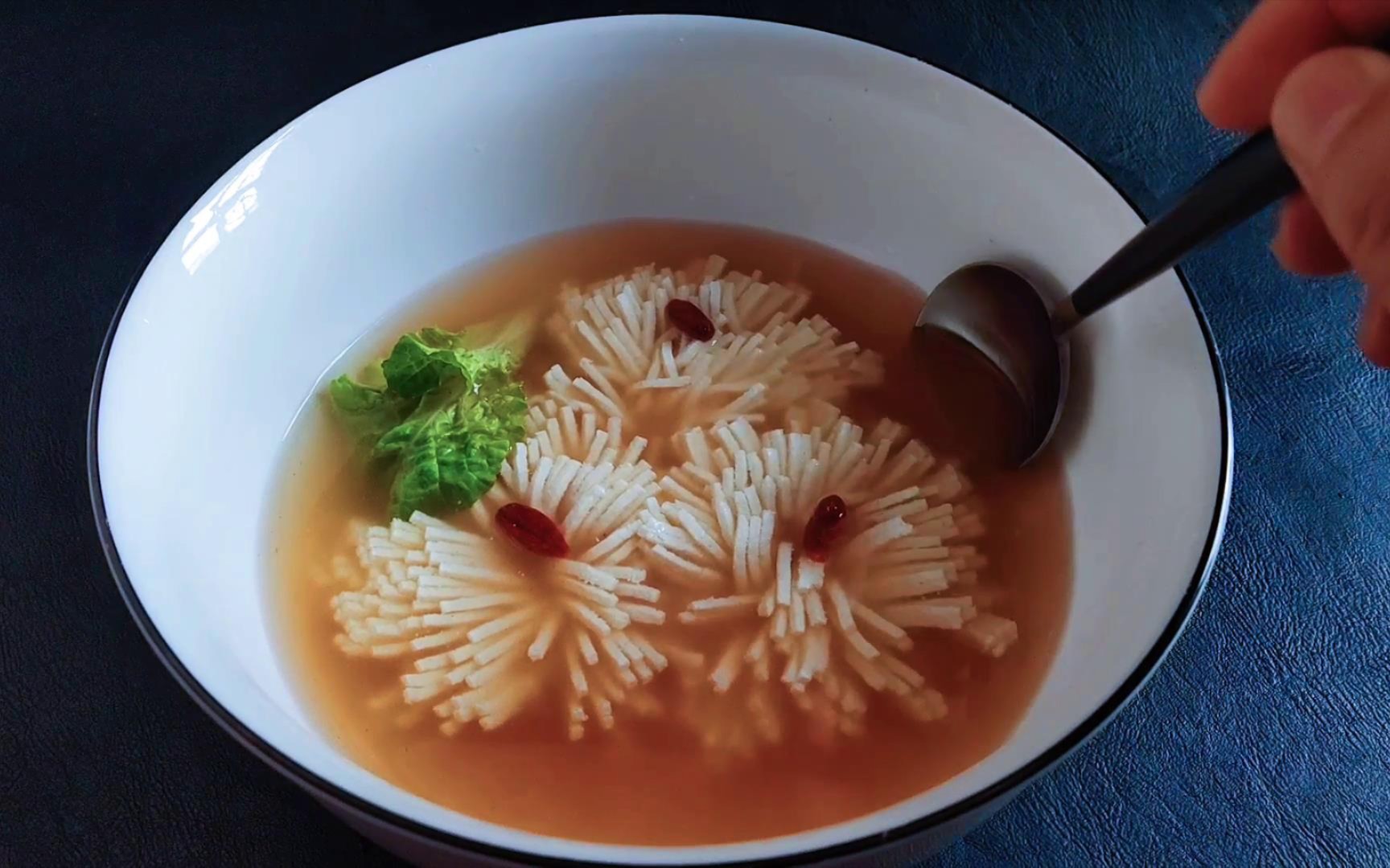 一招教你学会传统名菜菊花豆腐,做法超简单