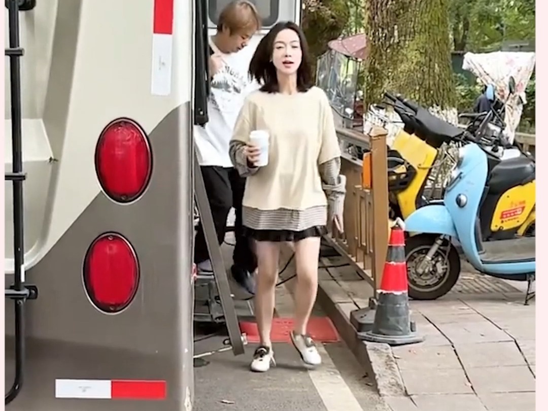 吴谨言这肚子一天比一天明显呀