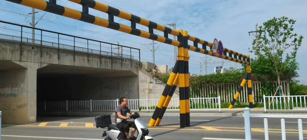 (crh1a大地铁)d3073 上海虹桥—重庆北进荆州站