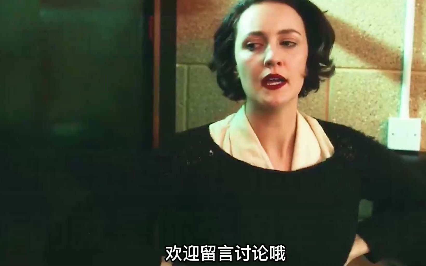 女人独自一人去公共厕所,却遇到诡异的一幕《厕所隔间》恐怖短片