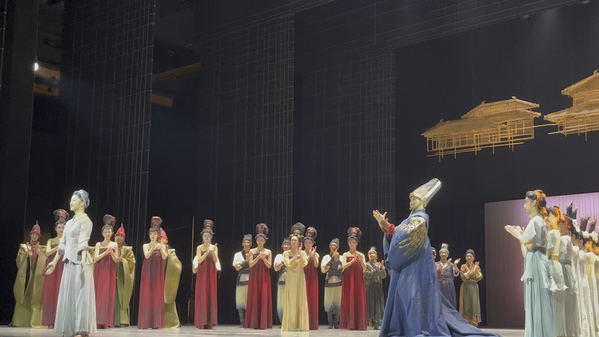 舞剧《杜甫》谢幕