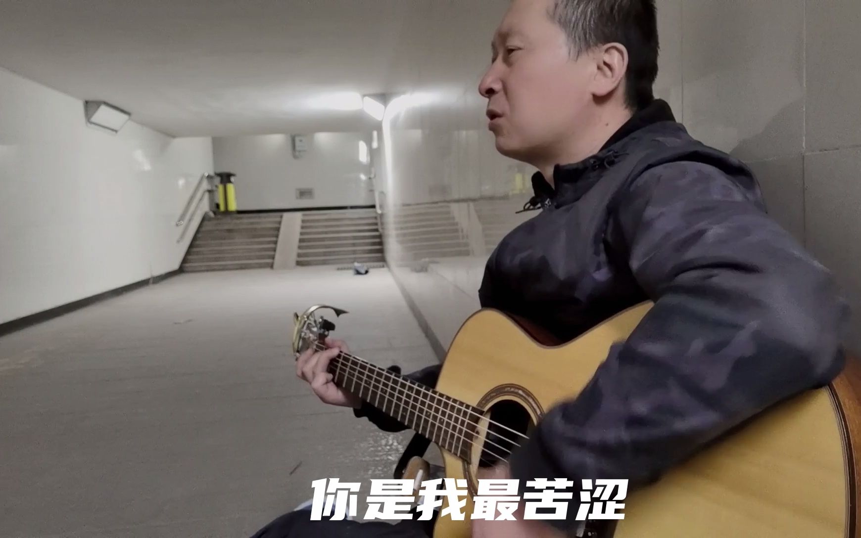 吉他弹唱哭砂唱哭了几代人走心的歌词优美的旋律入耳难忘