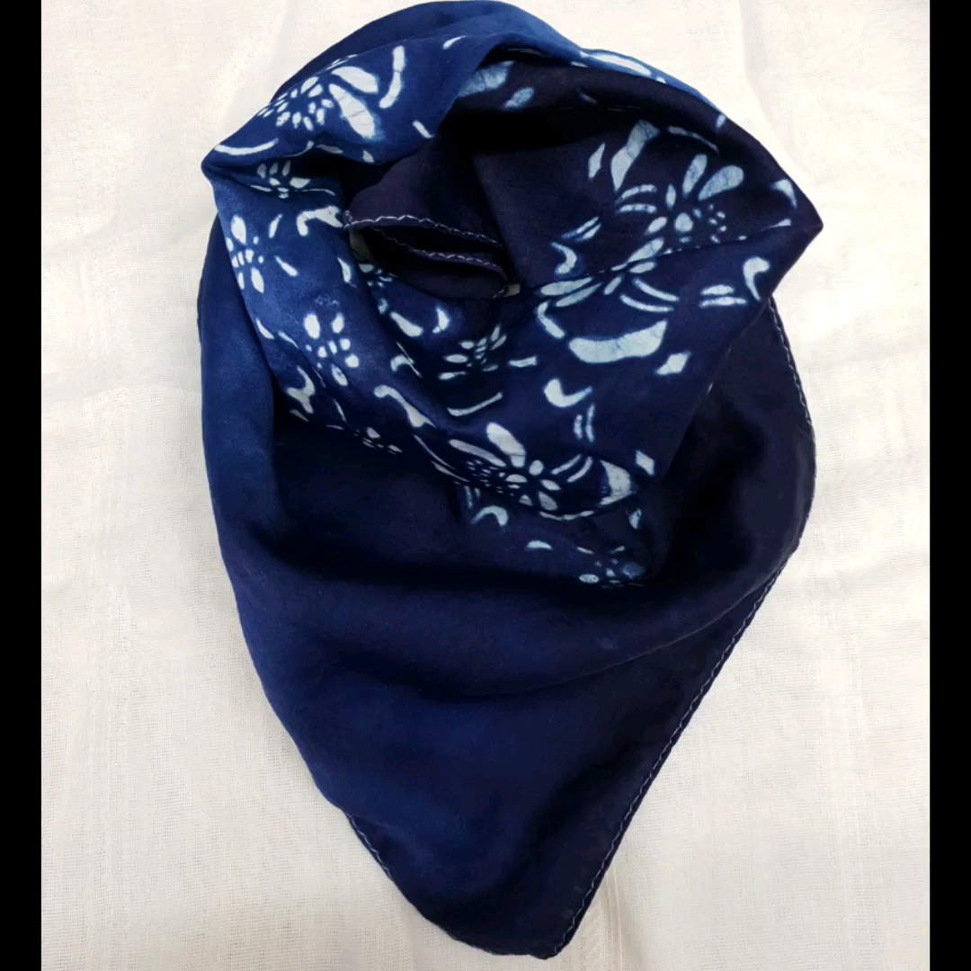 蓝印花布型糊染手工植物染色真丝缎面方巾 56枝花手工