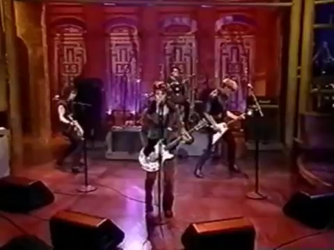 [图]【Joan Jett】Love Is All Around（1996年大卫·莱特曼晚间秀现场演出）