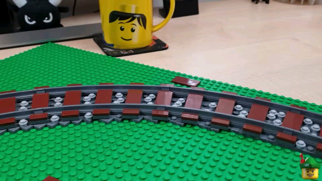 如何装饰你的乐高火车轨道