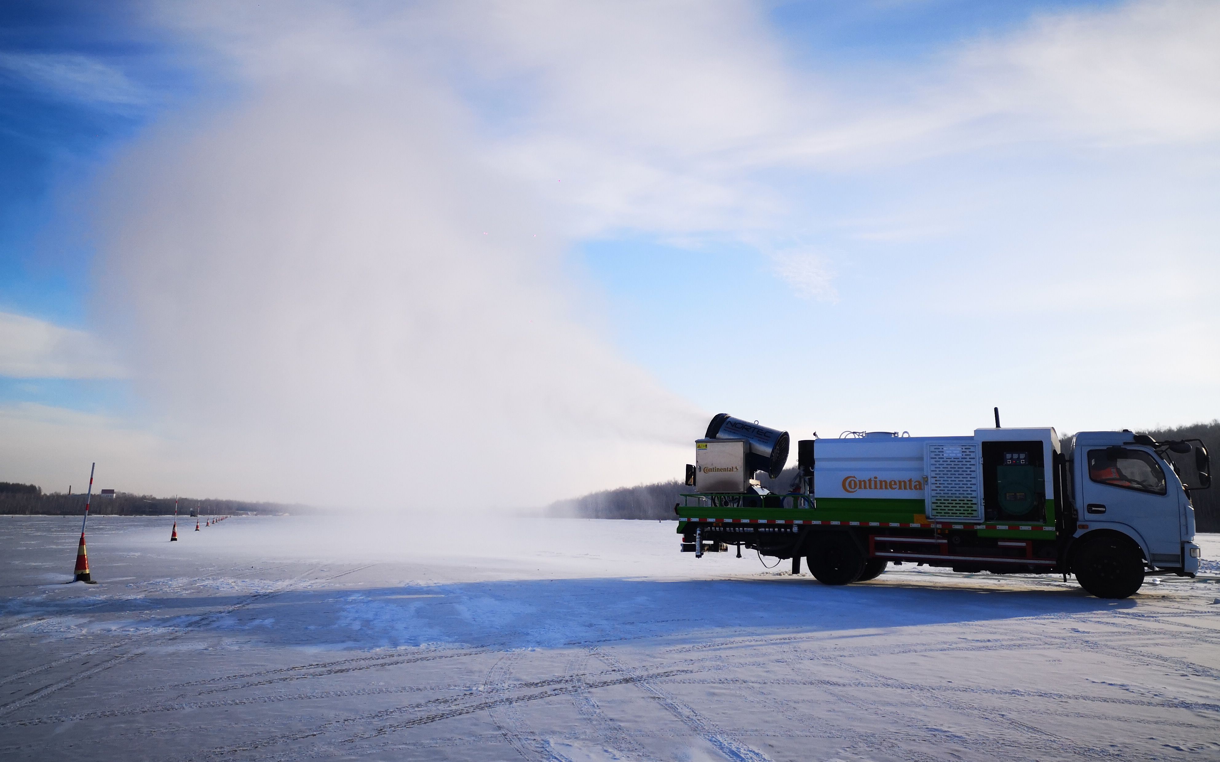 景区造雪车人工造雪景_哔哩哔哩 (゜-゜)つロ 干杯~-bilibili